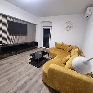 Gaby In Center Of Apartman Split